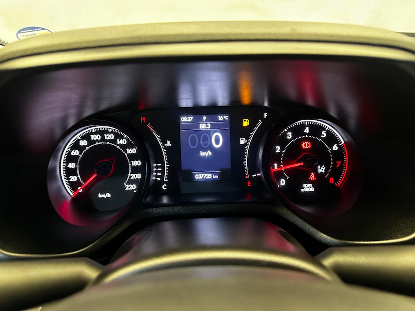 Foto do veículo FIAT FASTBACK  AUDACE TURBO 200 FLEX AT 4P 2023 37.729 KM 105.900,00