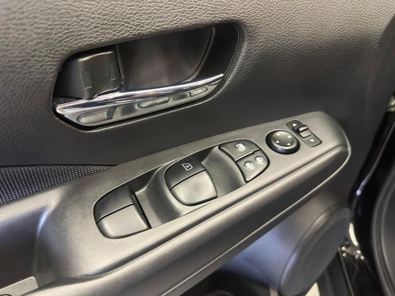 Foto do veículo NISSAN KICKS  SENSE CVT 2024 5.357 KM 112.900,00