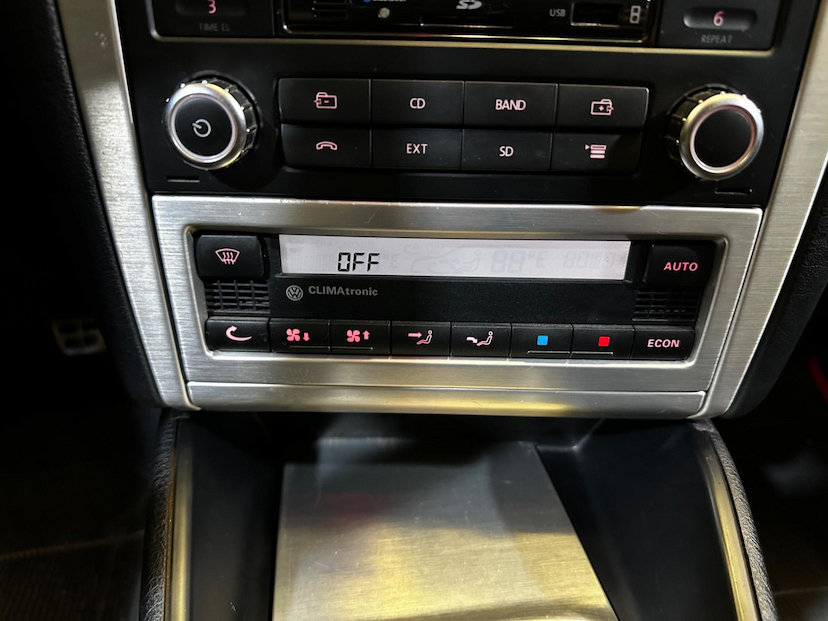 Foto do veículo VOLKSWAGEN GOLF  1.6 SPORTLINE 8V FLEX 4P MANUAL 2014 129.519 KM 66.900,00
