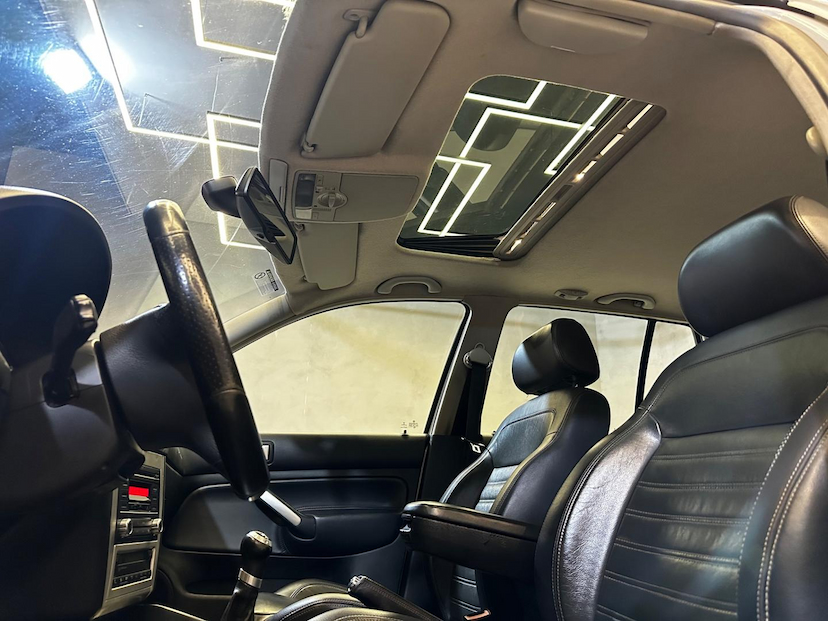 Foto do veículo VOLKSWAGEN GOLF  1.6 SPORTLINE 8V FLEX 4P MANUAL 2014 129.519 KM 66.900,00