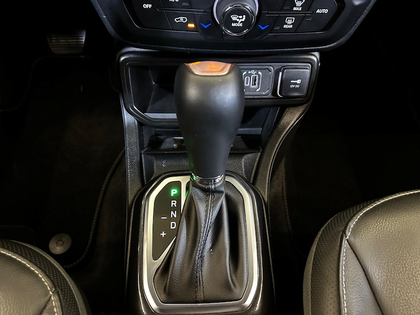 Foto do veículo JEEP RENEGADE  LONGITUDE T270 1.3 TB 4X2 FLEX AUT 2024 12.437 KM 122.900,00