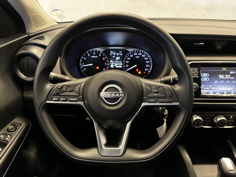 Foto do veículo NISSAN KICKS  SENSE CVT 2024 15.433 KM 109.900,00