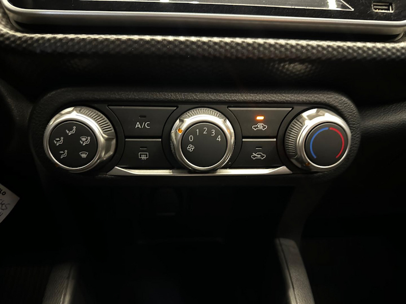 Foto do veículo NISSAN KICKS  SENSE CVT 2024 15.433 KM 109.900,00