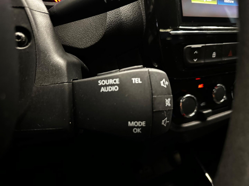 Foto do veículo RENAULT KWID  OUTSIDER 1.0 2023 51.758 KM 58.900,00