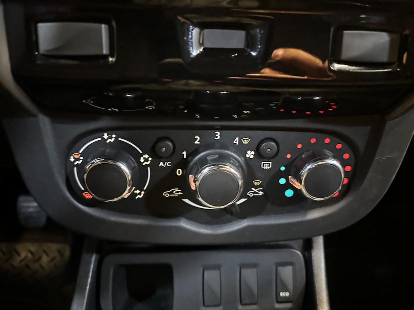 Foto do veículo RENAULT DUSTER  1.6 EXPRESSION 2016 93.300 KM 59.900,00