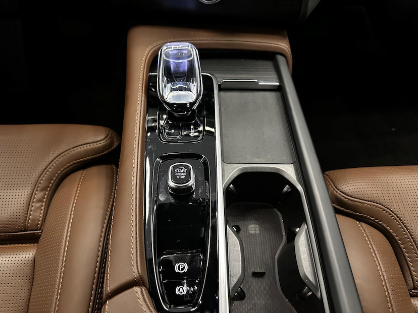 Foto do veículo VOLVO XC90  T8 RECHARGE ULTIMATE AWD GEARTRONIC 2024 6.244 KM 514.900,00