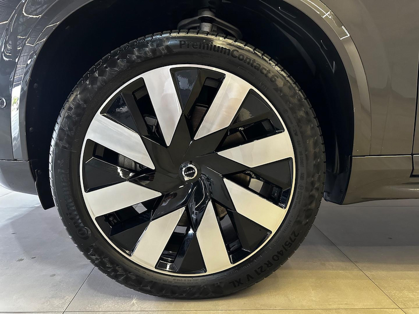 Foto do veículo VOLVO XC90  T8 RECHARGE ULTIMATE AWD GEARTRONIC 2024 6.244 KM 514.900,00