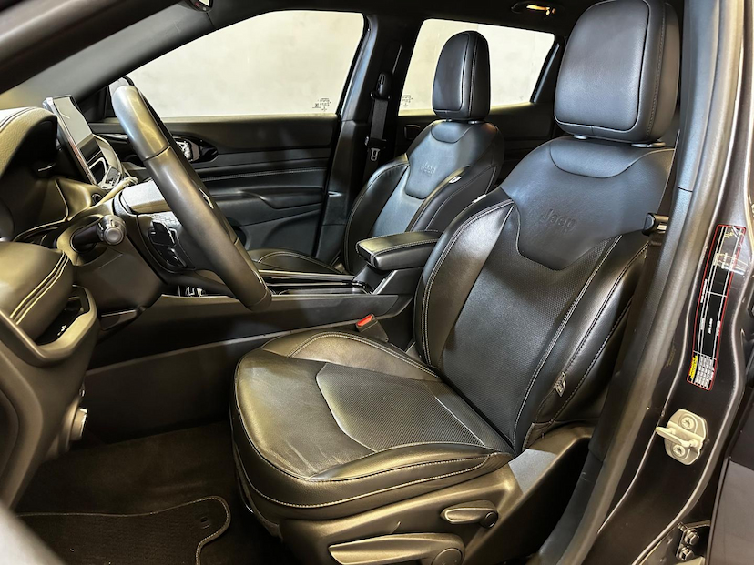 Foto do veículo JEEP COMPASS  LONG TF 2022 63.504 KM 131.900,00
