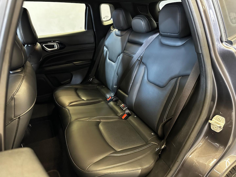 Foto do veículo JEEP COMPASS  LONG TF 2022 63.504 KM 131.900,00