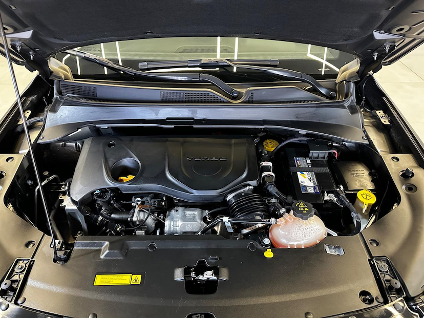 Foto do veículo JEEP COMPASS  LONG TF 2022 63.504 KM 131.900,00