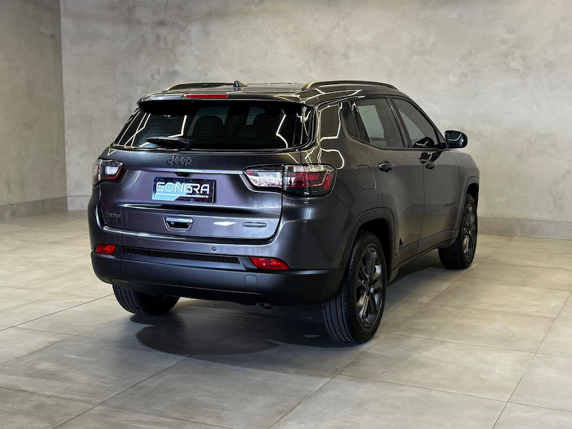 Foto do veículo JEEP COMPASS  LONG TF 2022 63.504 KM 131.900,00