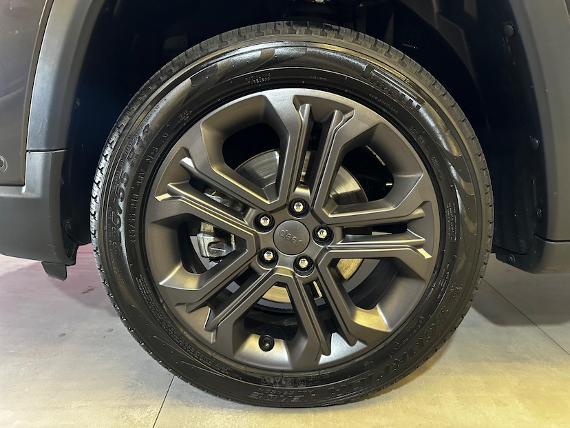 Foto do veículo JEEP COMPASS  LONG TF 2022 63.504 KM 131.900,00