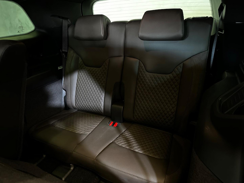 Foto do veículo JEEP COMMANDER  OVR TD380 2023 31.358 KM 208.900,00