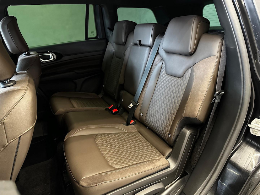 Foto do veículo JEEP COMMANDER  OVR TD380 2024 10.024 KM 239.900,00