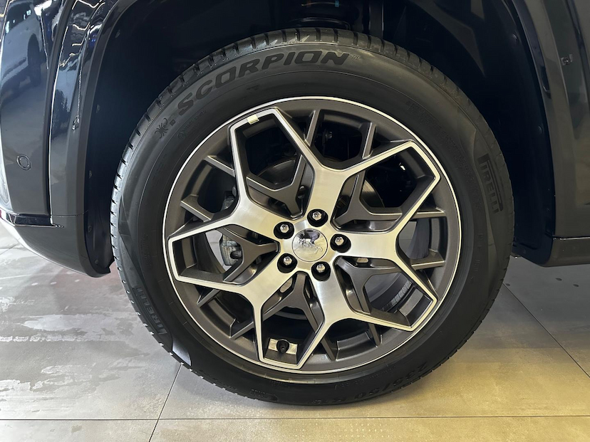 Foto do veículo JEEP COMMANDER  OVR TD380 2024 10.024 KM 239.900,00