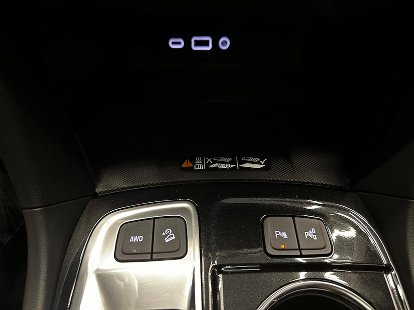 Foto do veículo CHEVROLET EQUINOX  PREMIER 2024 9.500 KM 189.900,00