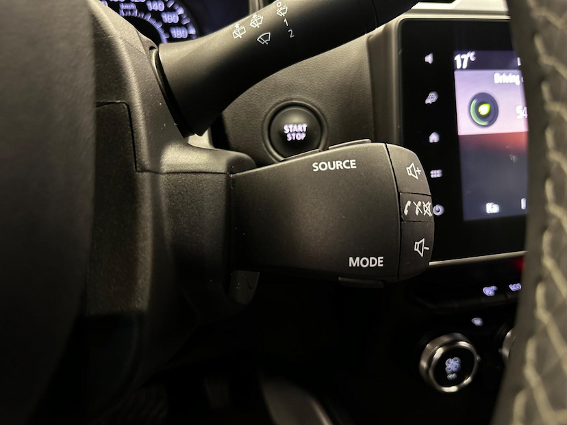Foto do veículo RENAULT DUSTER  ICONIC 1.6 CVT FLEX 2022 15.632 KM 94.900,00