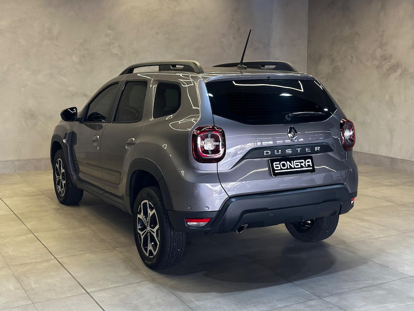 Foto do veículo RENAULT DUSTER  ICONIC 1.6 CVT FLEX 2022 15.632 KM 94.900,00