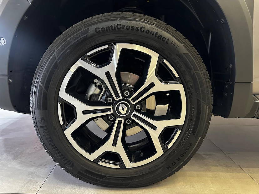 Foto do veículo RENAULT DUSTER  ICONIC 1.6 CVT FLEX 2022 15.632 KM 94.900,00