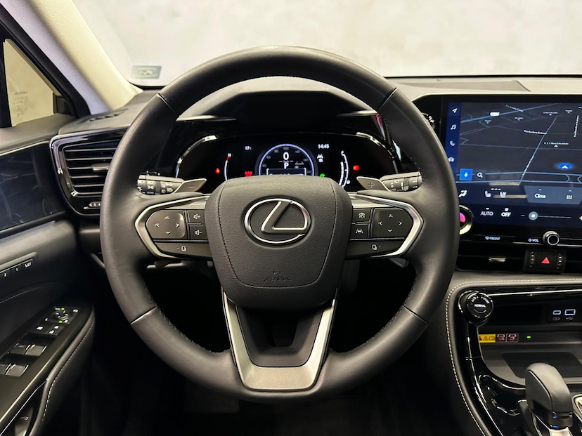 Foto do veículo LEXUS NX 350H NX-350H LUXURY 2024 19.127 KM 329.900,00