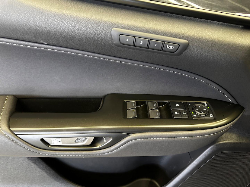 Foto do veículo LEXUS NX 350H NX-350H LUXURY 2024 19.127 KM 329.900,00
