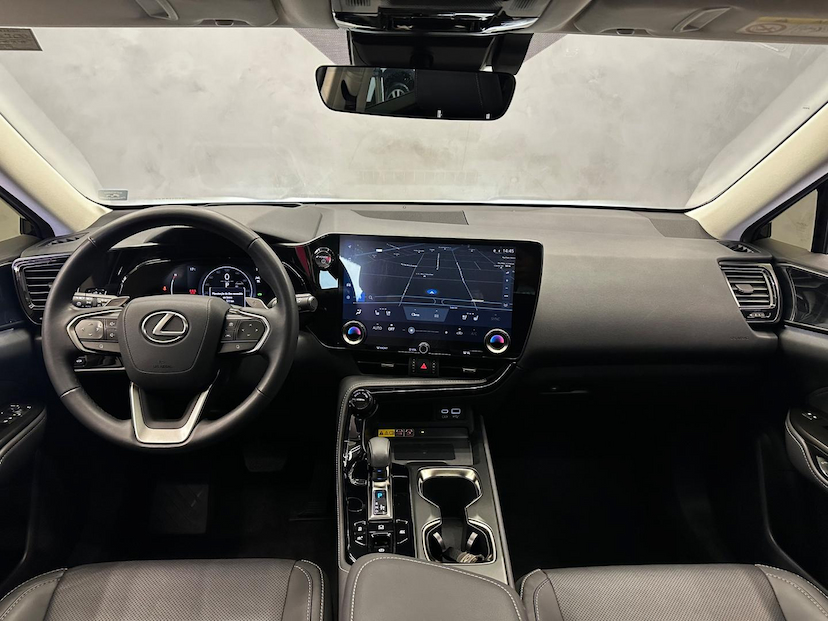 Foto do veículo LEXUS NX 350H NX-350H LUXURY 2024 19.127 KM 329.900,00