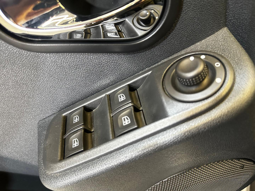 Foto do veículo RENAULT DUSTER  16 D CVT 2020 82.408 KM 76.900,00