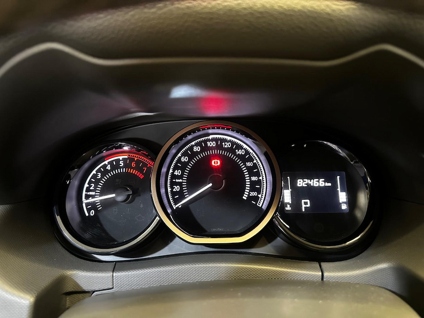 Foto do veículo RENAULT DUSTER  16 D CVT 2020 82.408 KM 76.900,00