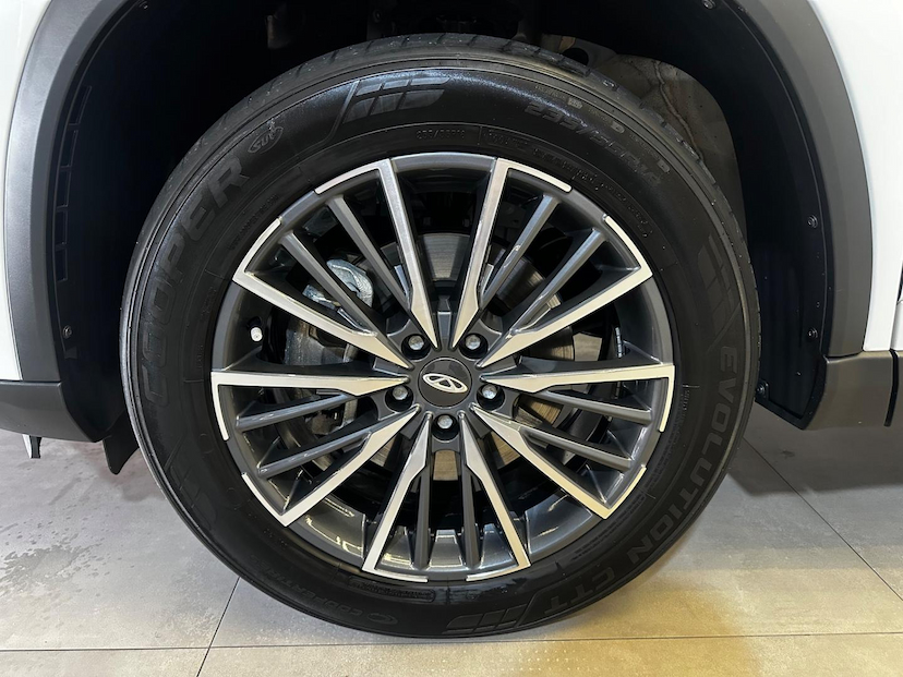 Foto do veículo CAOA CHERY TIGGO 8  PHEV 1.5T 2024 28.517 KM 219.900,00