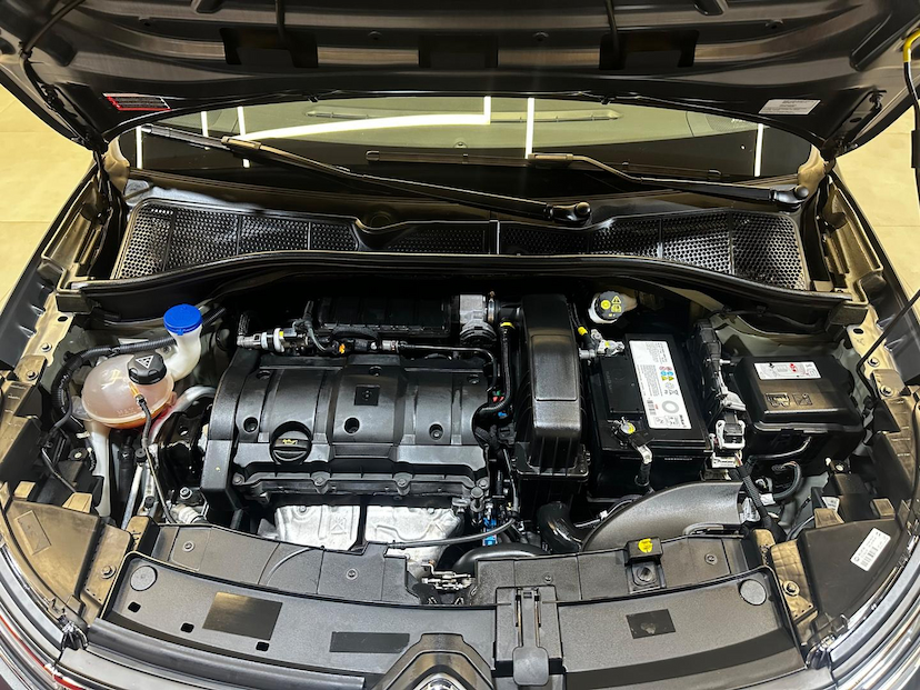 Foto do veículo CITROËN C4 CACTUS  1.6 FEEL AUT 2023 17.000 KM 90.900,00
