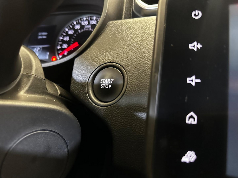 Foto do veículo RENAULT DUSTER  ICONIC 1.6 CVT FLEX 2024 23.000 KM 111.900,00