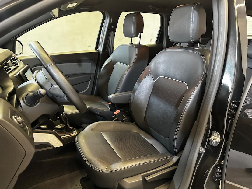Foto do veículo RENAULT DUSTER  ICONIC 1.6 CVT FLEX 2024 23.000 KM 111.900,00