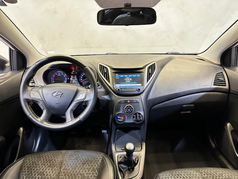 Foto do veículo HYUNDAI HB20S  1.0M COMF 2019 96.238 KM 63.900,00