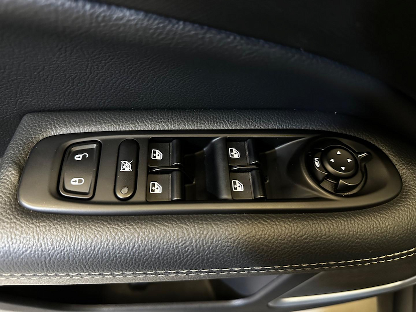 Foto do veículo FIAT TORO  VOLC AT9 4X4 2024 25.424 KM 159.900,00