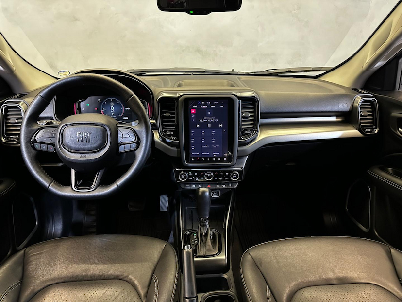 Foto do veículo FIAT TORO  VOLC AT9 4X4 2024 25.424 KM 159.900,00