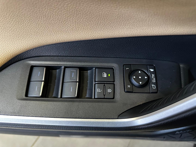 Foto do veículo TOYOTA RAV4 H 25L SX4WD 2024 2.465 KM 305.900,00