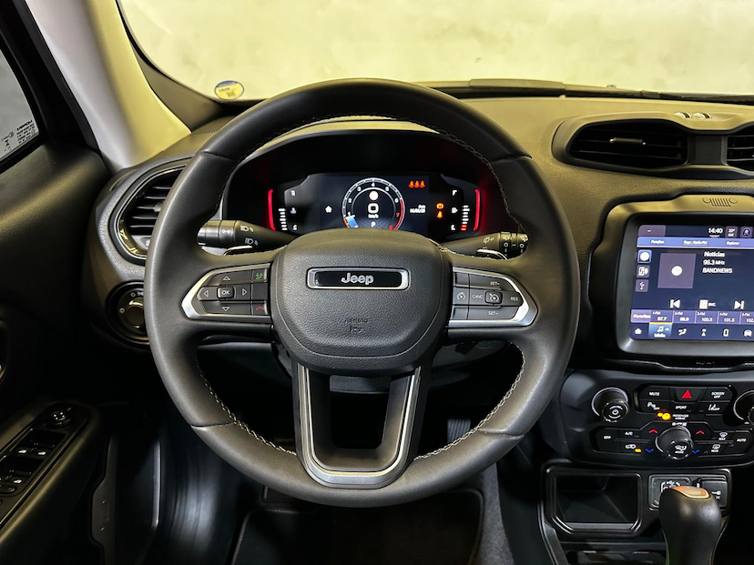 Foto do veículo JEEP RENEGADE  LONGITUDE T270 1.3 TB 4X2 FLEX AUT 2023 88.984 KM 99.900,00