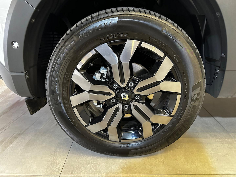 Foto do veículo RENAULT DUSTER  ICONIC 1.3 TB 16V FLEX AUT. 2025 12.934 KM 124.900,00