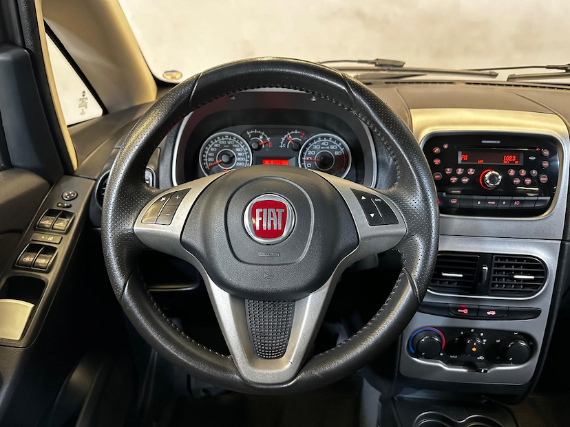 Foto do veículo FIAT IDEA  ATTRACTIVE 1.4 2015 51.900 KM 49.900,00