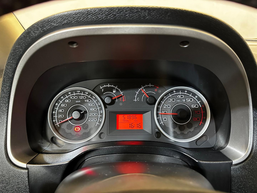 Foto do veículo FIAT IDEA  ATTRACTIVE 1.4 2015 51.900 KM 49.900,00