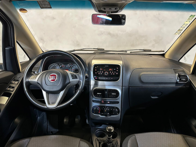 Foto do veículo FIAT IDEA  ATTRACTIVE 1.4 2015 51.900 KM 49.900,00
