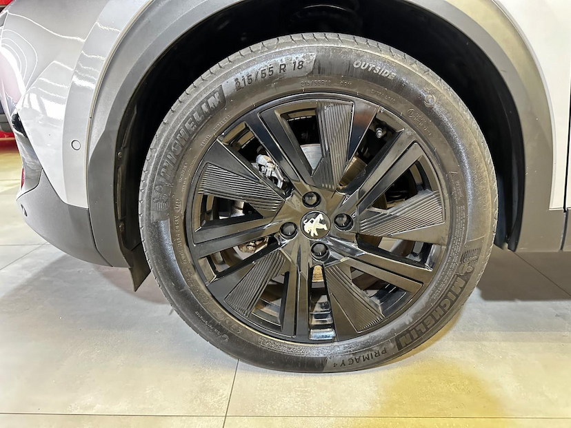 Foto do veículo PEUGEOT 2008  GT 2023 17.603 KM 152.900,00