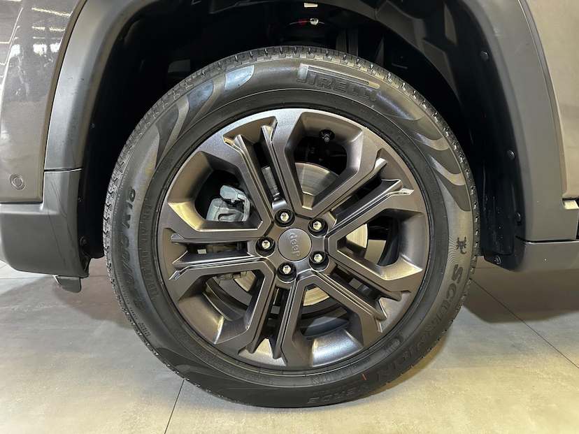 Foto do veículo JEEP COMPASS  T270 80 ANOS 1.3 TB 4X2 FLEX AUT 2022 39.160 KM 134.900,00