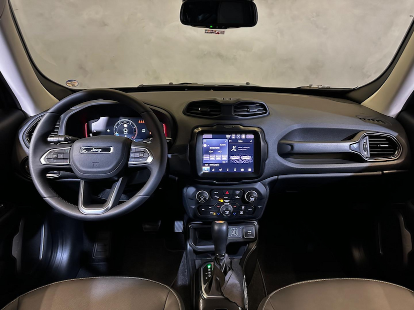 Foto do veículo JEEP RENEGADE  LONGITUDE T270 1.3 TB 4X2 FLEX AUT 2025 6.746 KM 142.900,00