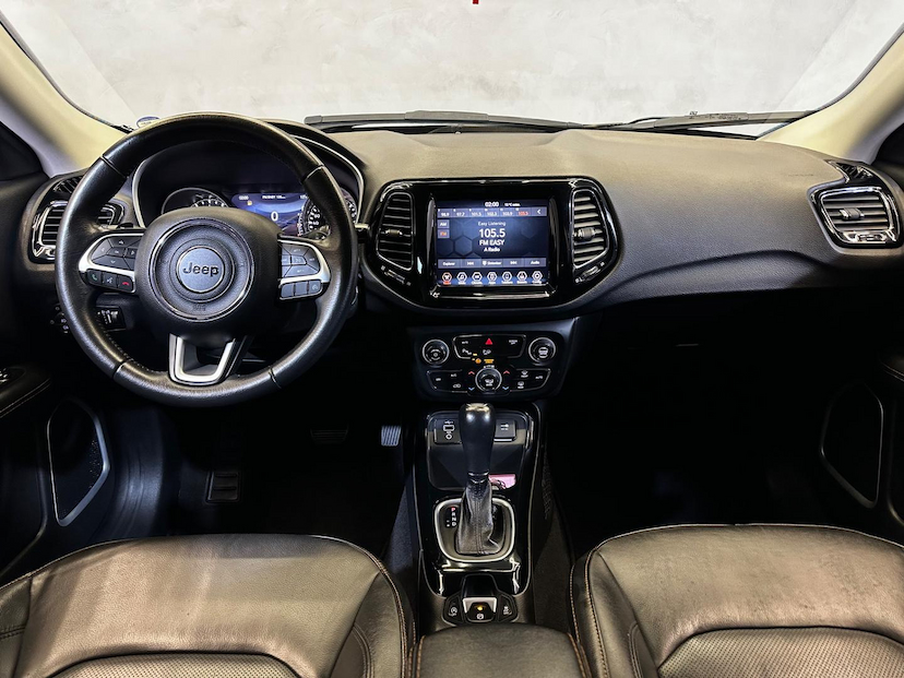 Foto do veículo JEEP COMPASS  LIMITED F H 2020 49.810 KM 109.900,00
