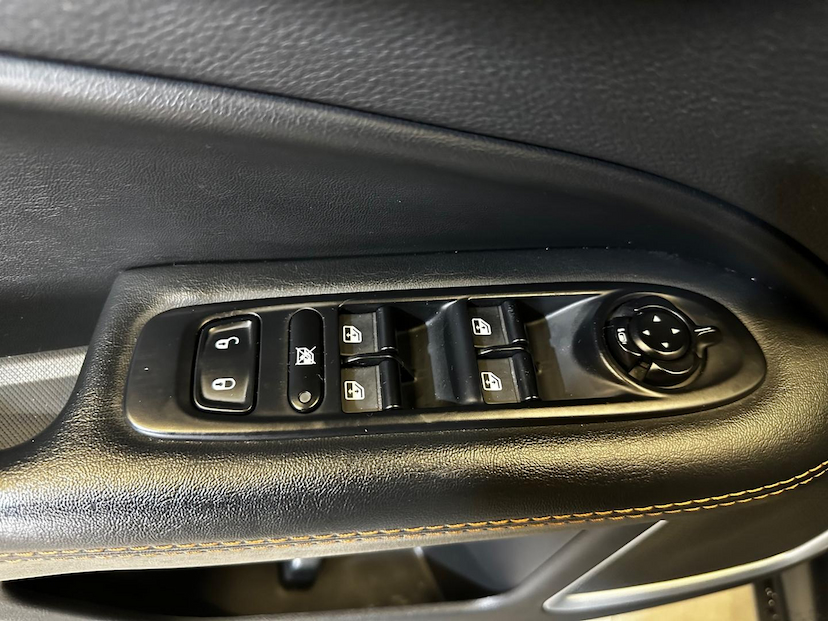 Foto do veículo JEEP COMPASS  LIMITED F H 2020 49.810 KM 109.900,00