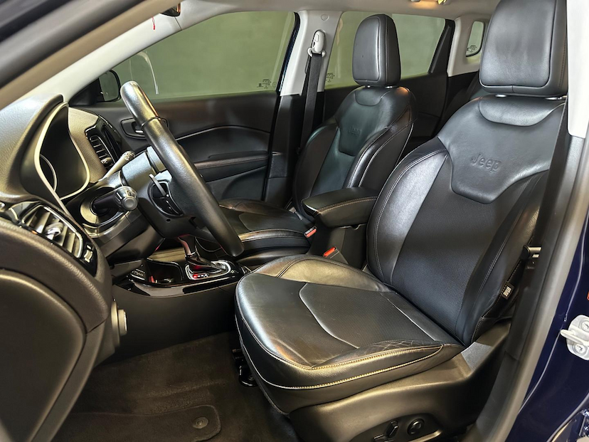 Foto do veículo JEEP COMPASS  LIMITED F H 2020 49.810 KM 109.900,00