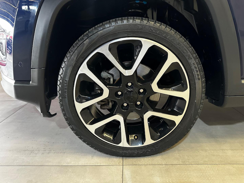Foto do veículo JEEP COMPASS  LIMITED F H 2020 49.810 KM 109.900,00