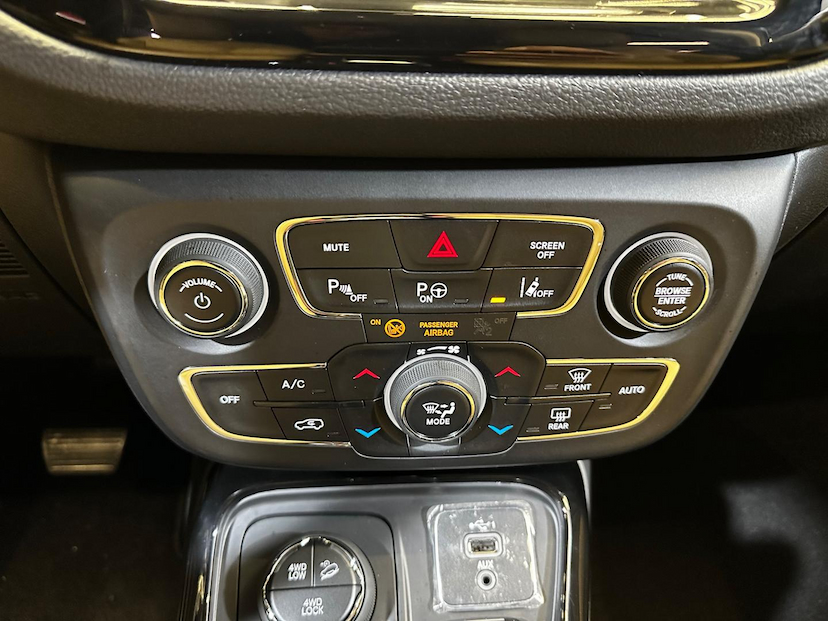 Foto do veículo JEEP COMPASS  LIMITED D 2019 38.152 KM 124.900,00