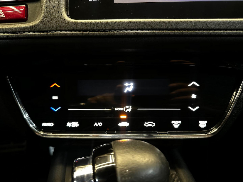 Foto do veículo HONDA HR-V HR-V TOURING 1.8 FLEXONE 16V 5P AUT 2018 90.563 KM 99.900,00